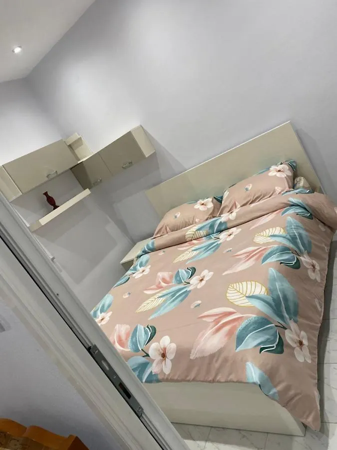 E&B Cosy Apartment Tirana