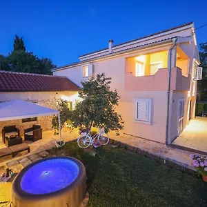https://apartman-berto.hotelinzadar.com