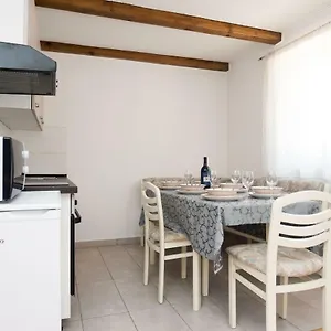 https://apartment-antonio-vir.hotelinzadar.com