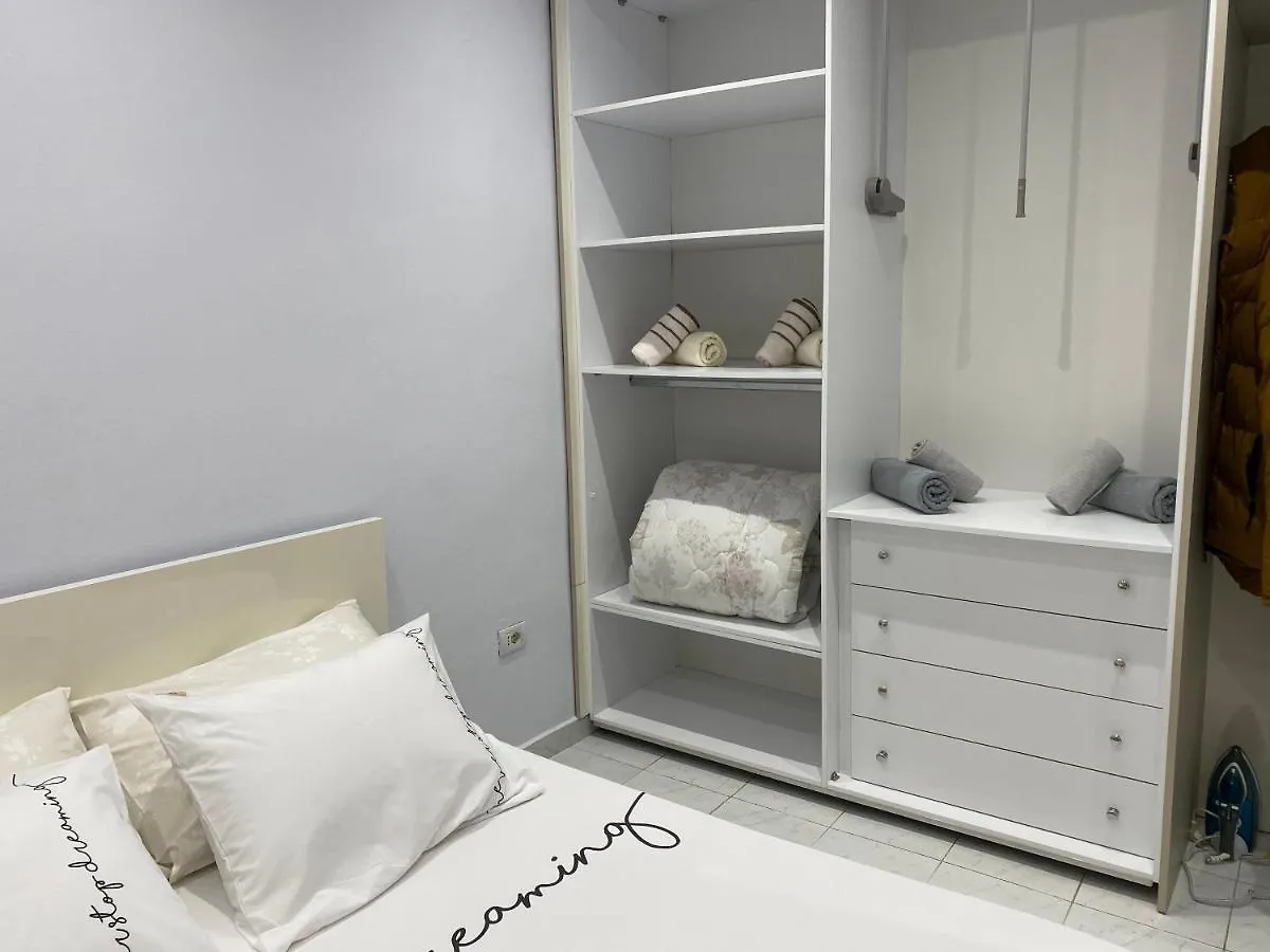 E&B Cosy Apartment Tirana