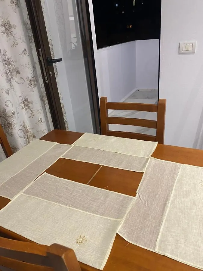 E&B Cosy Apartment Tirana